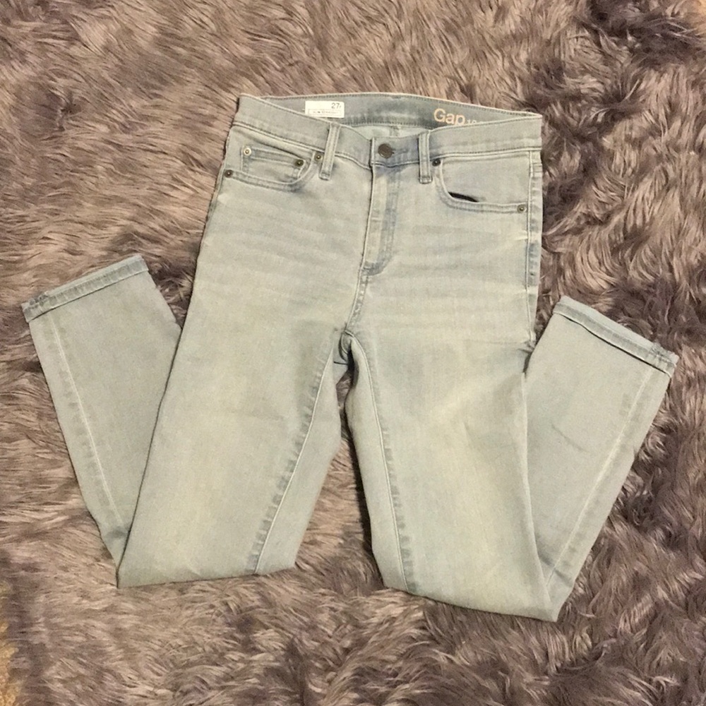 Gap light blue slim straight jean